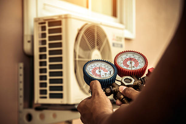 Professional Hvac technician working in Hibbing, MN